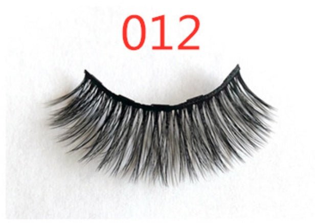 A Pair Of False Eyelashes With Magnets In Fashion - Zentelle Beauty