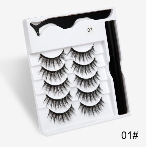 A Pair Of False Eyelashes With Magnets In Fashion - Zentelle Beauty