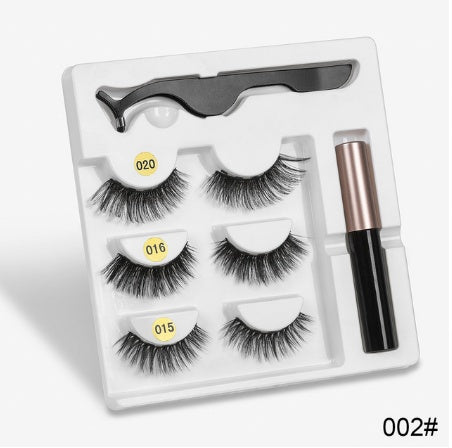 A Pair Of False Eyelashes With Magnets In Fashion - Zentelle Beauty