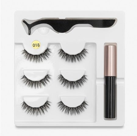 A Pair Of False Eyelashes With Magnets In Fashion - Zentelle Beauty