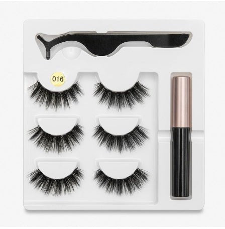 A Pair Of False Eyelashes With Magnets In Fashion - Zentelle Beauty