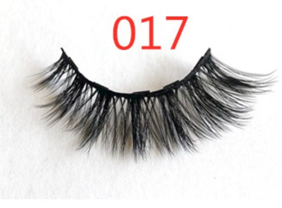 A Pair Of False Eyelashes With Magnets In Fashion - Zentelle Beauty
