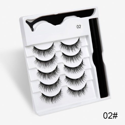A Pair Of False Eyelashes With Magnets In Fashion - Zentelle Beauty