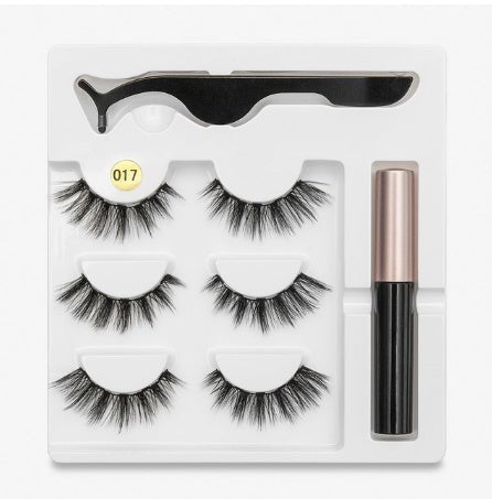 A Pair Of False Eyelashes With Magnets In Fashion - Zentelle Beauty