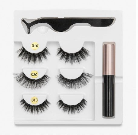 A Pair Of False Eyelashes With Magnets In Fashion - Zentelle Beauty