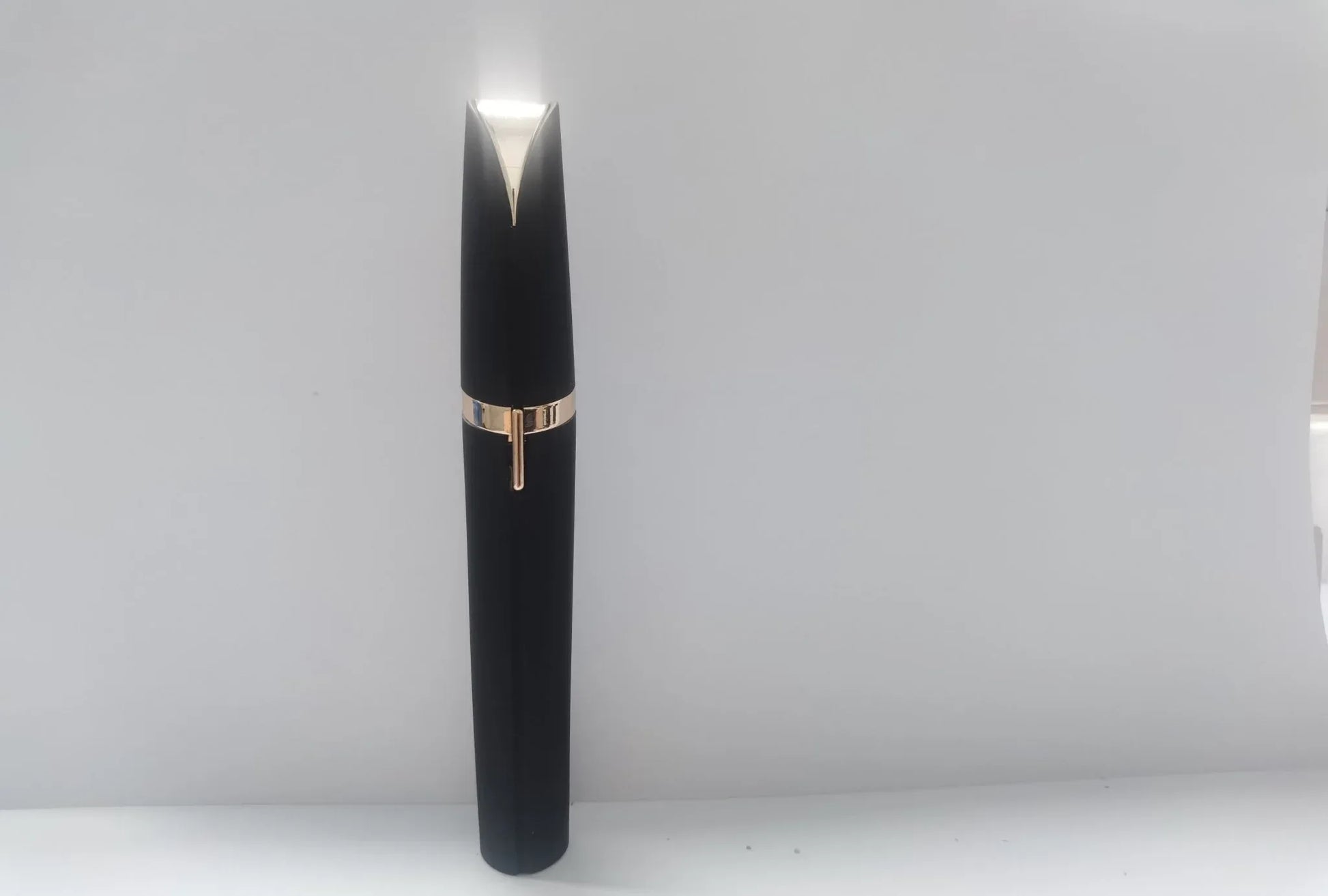 Painless Mini Electric Eyebrow Trimmer with LED Light - Zentelle Beauty