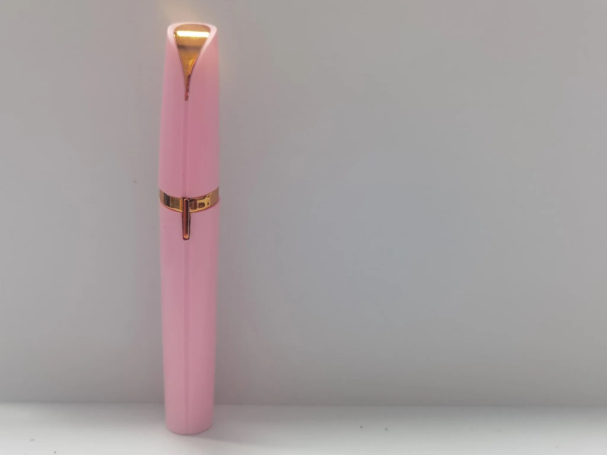 Painless Mini Electric Eyebrow Trimmer with LED Light - Zentelle Beauty