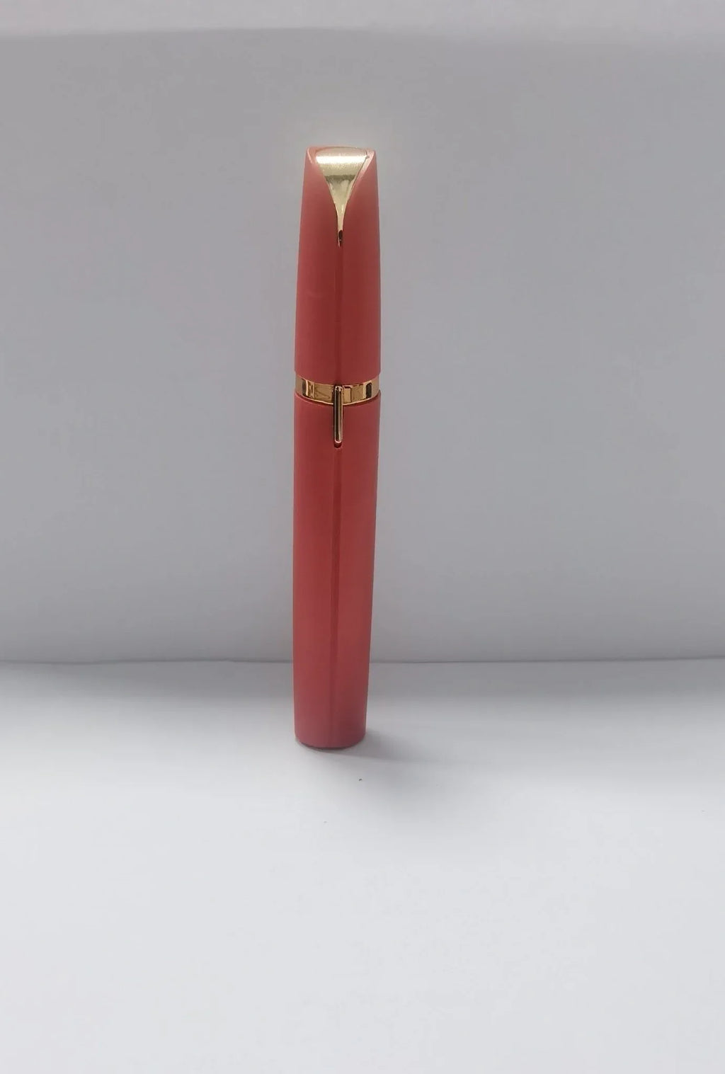 Painless Mini Electric Eyebrow Trimmer with LED Light - Zentelle Beauty