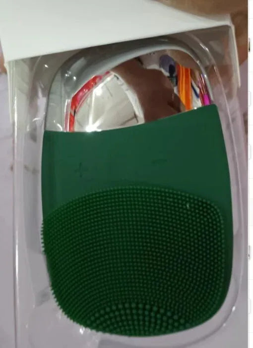 Silicone Face Cleansing Brush - Skin Care Massager and Cleanser - Zentelle Beauty