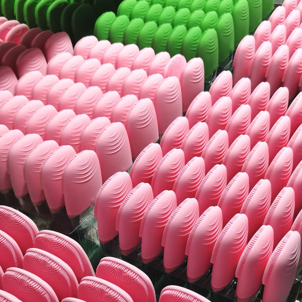 Silicone Face Cleansing Brush - Skin Care Massager and Cleanser - Zentelle Beauty